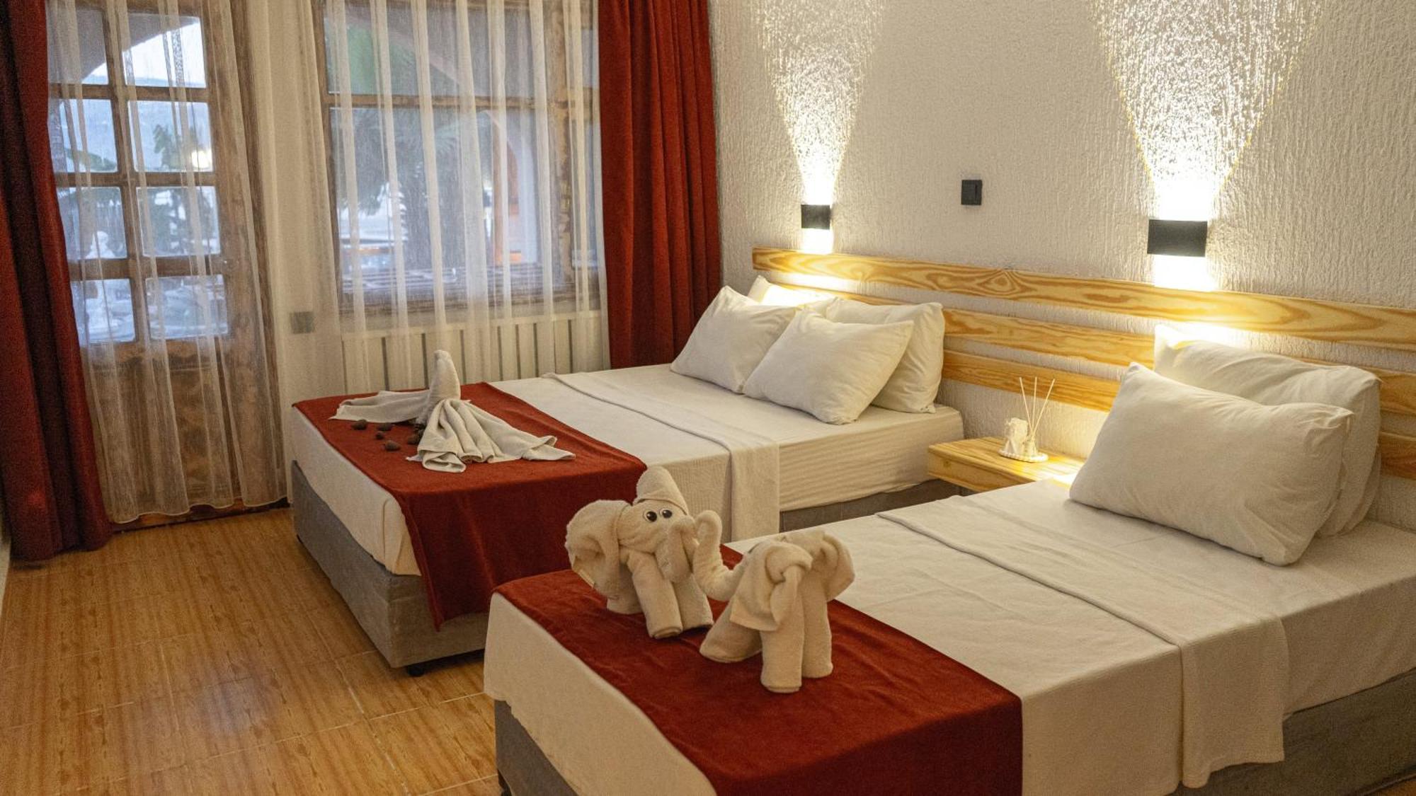 Club Aquarium Hotel & Spa Guvercinlik  Exterior photo