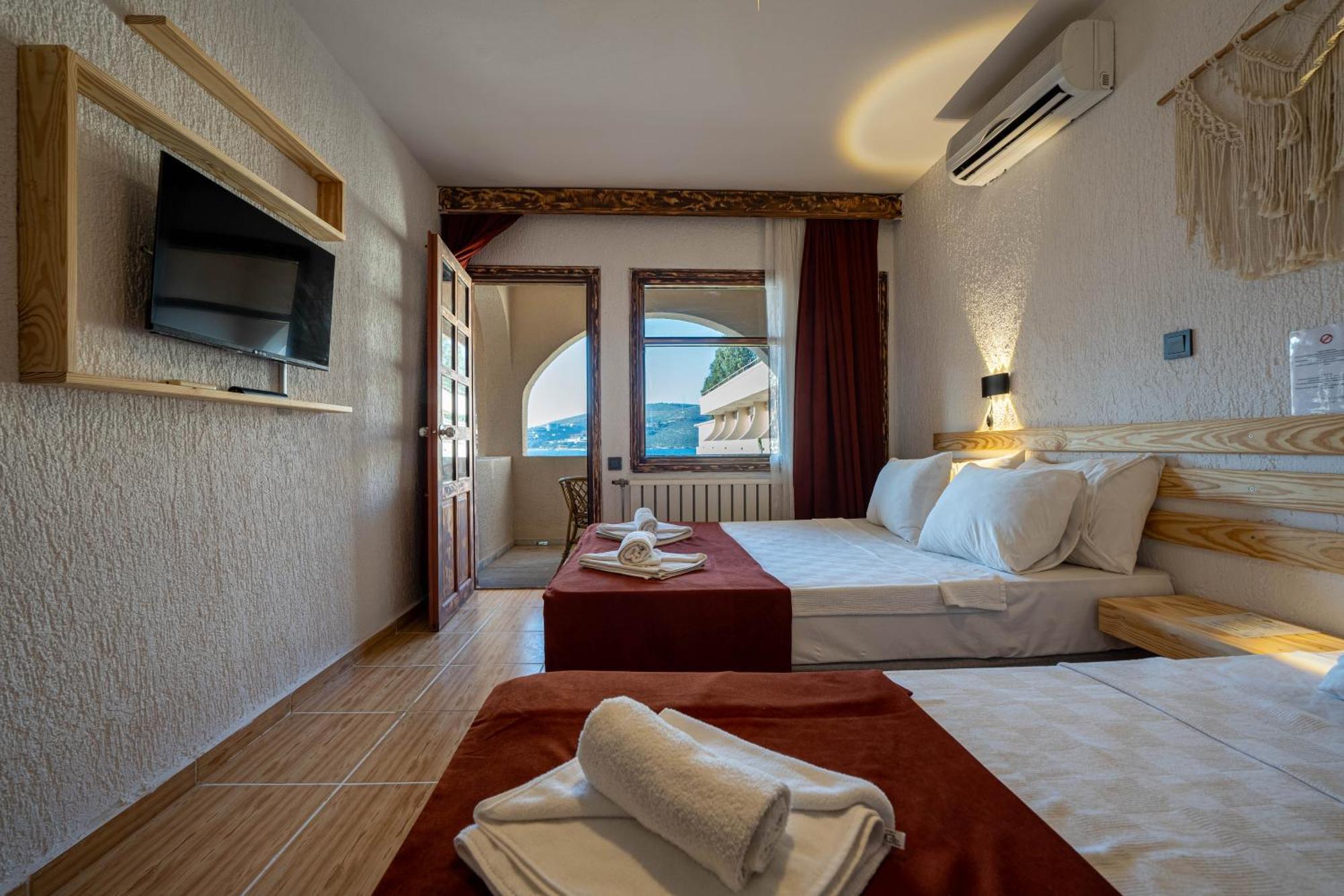 Club Aquarium Hotel & Spa Guvercinlik  Exterior photo